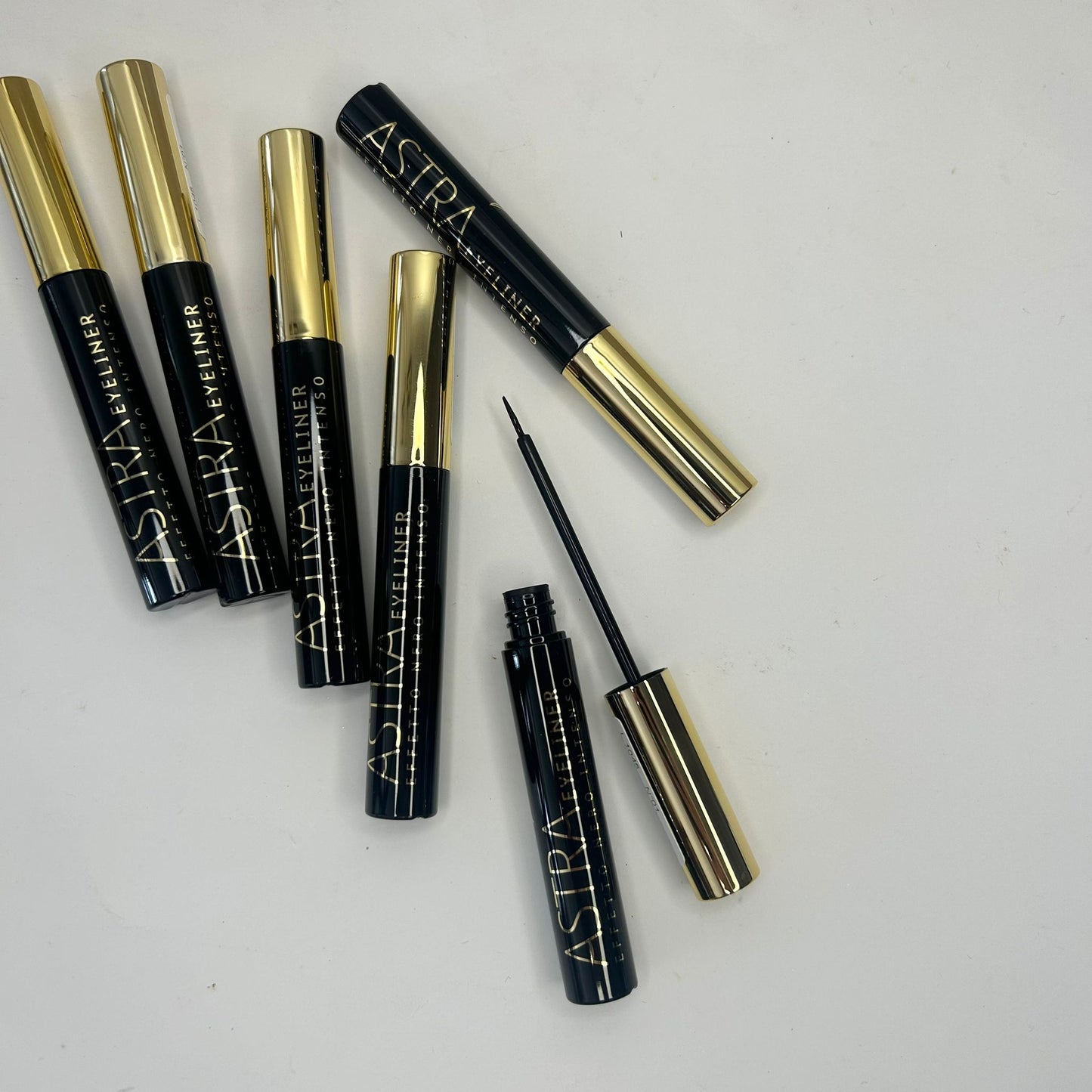 Astra – Eyeliner Liquido Nero Intenso