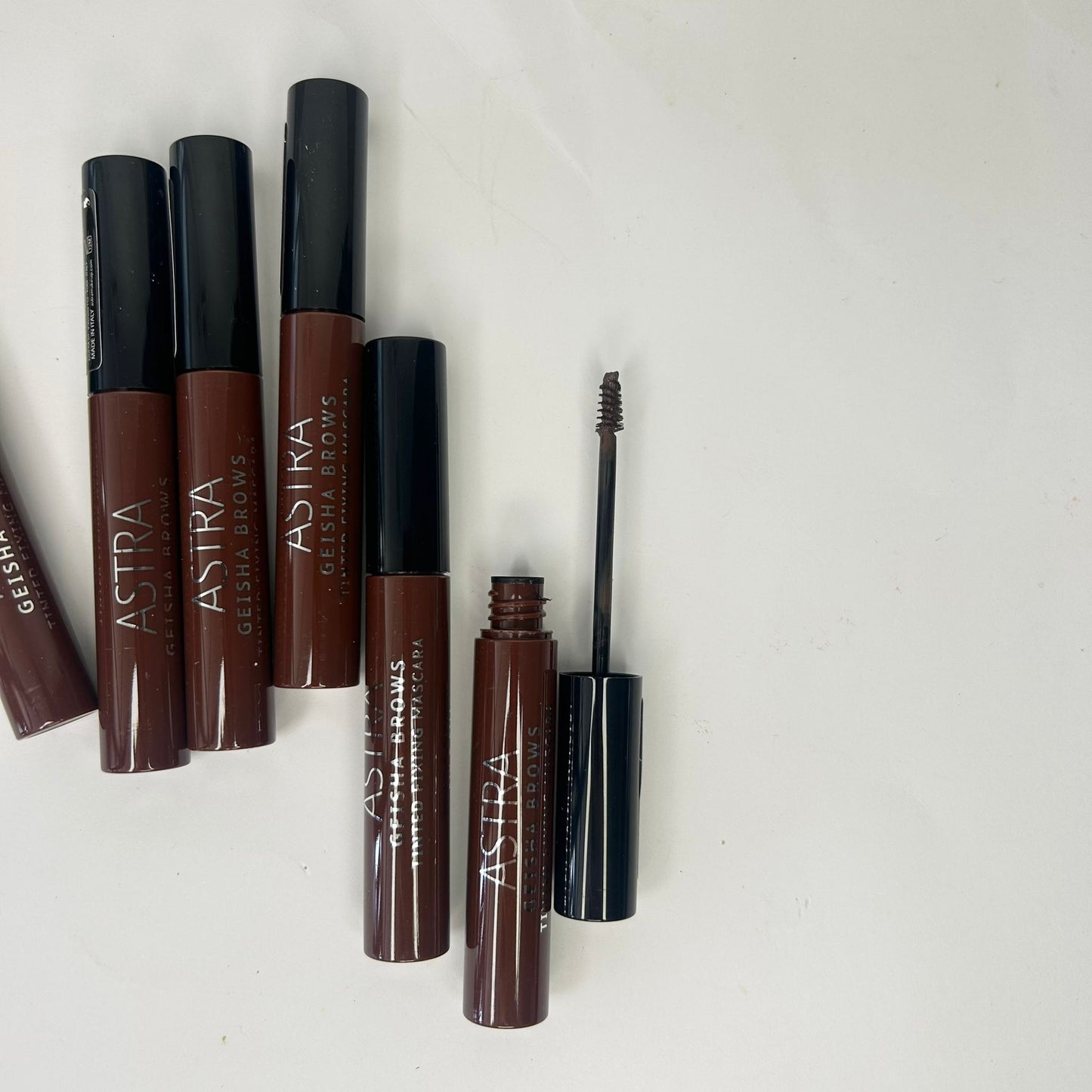 Astra Geisha Brows – Tinted Fixing Mascara