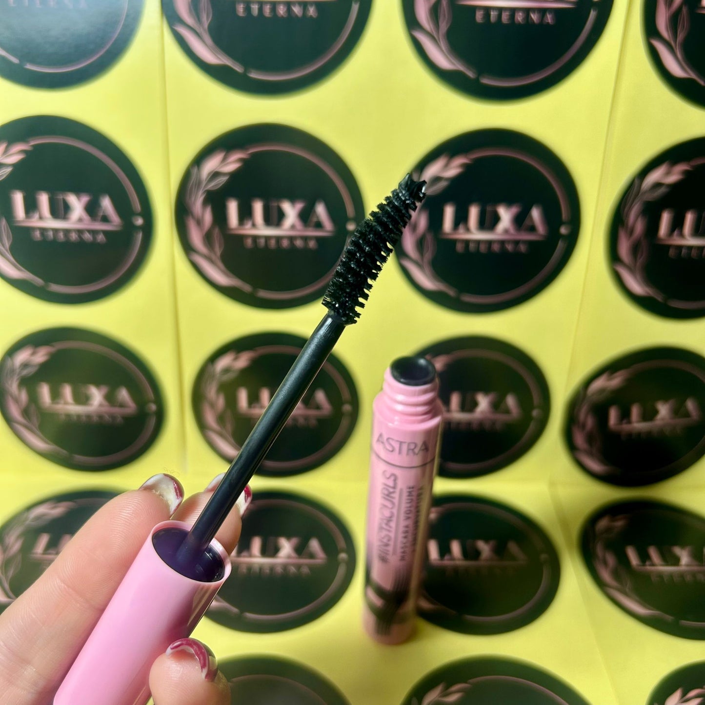 Astra Make-Up – Mascara #Instacurls Volume + Incurvatura
