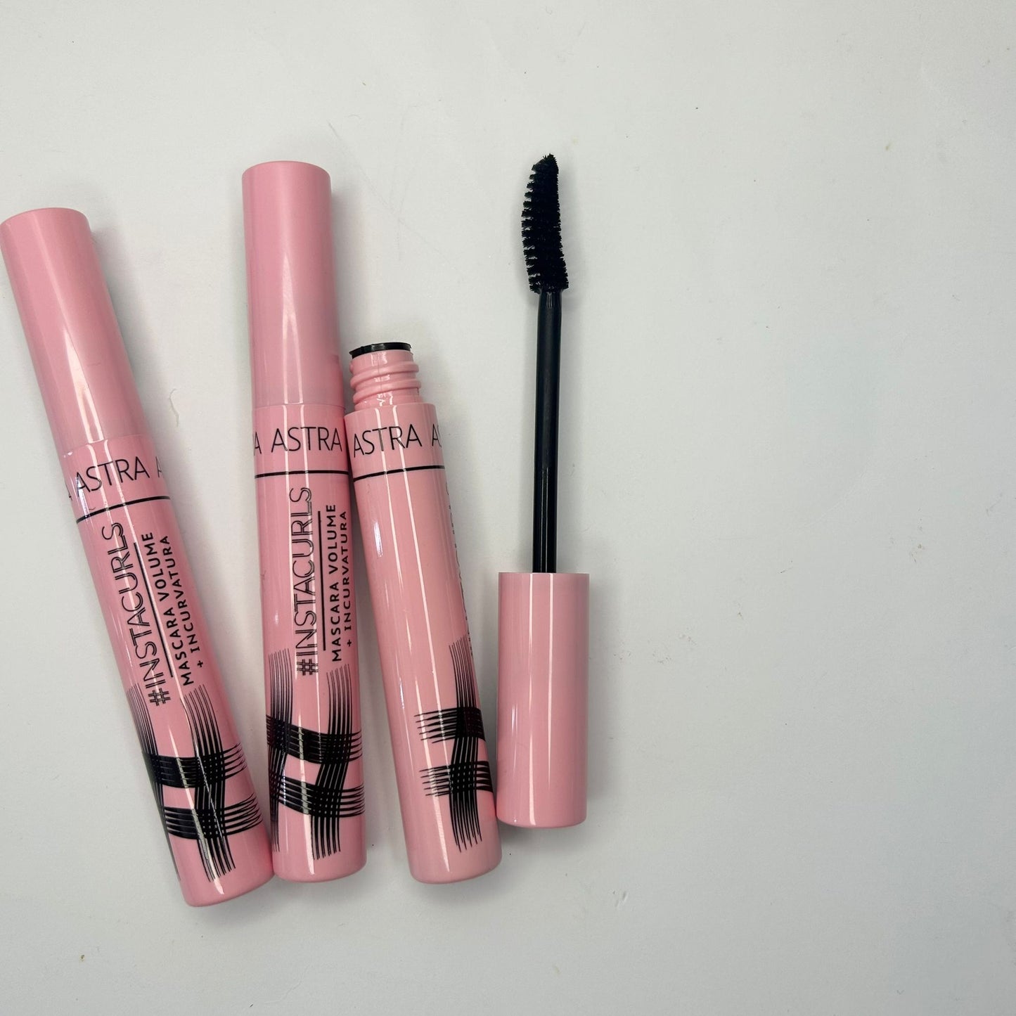 Astra Make-Up – Mascara #Instacurls Volume + Incurvatura