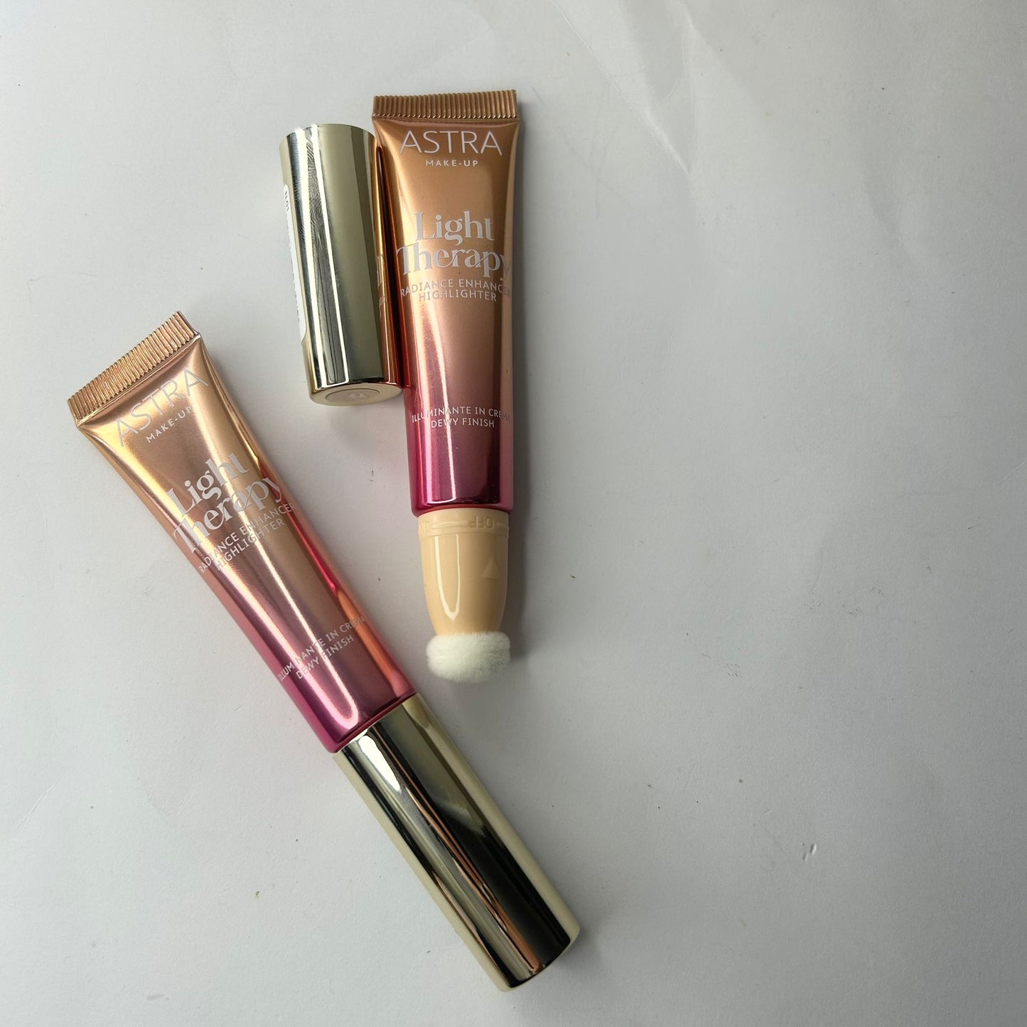 Astra Make-Up Light Therapy – Radiance Enhancer Highlighter